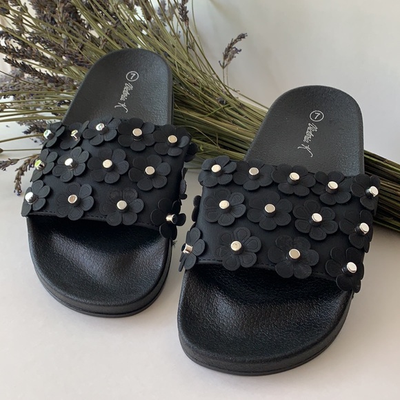 NWOT Victoria K Floral Slide-Size 7 - Picture 2 of 10